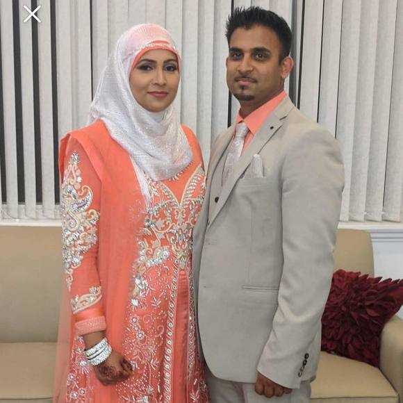 Meet your Posher, Fazia - Picture 1 of 1